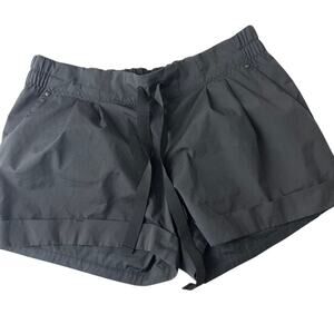 Lululemon Spring Break Away Shorts Black Women Size 10 Cuffed